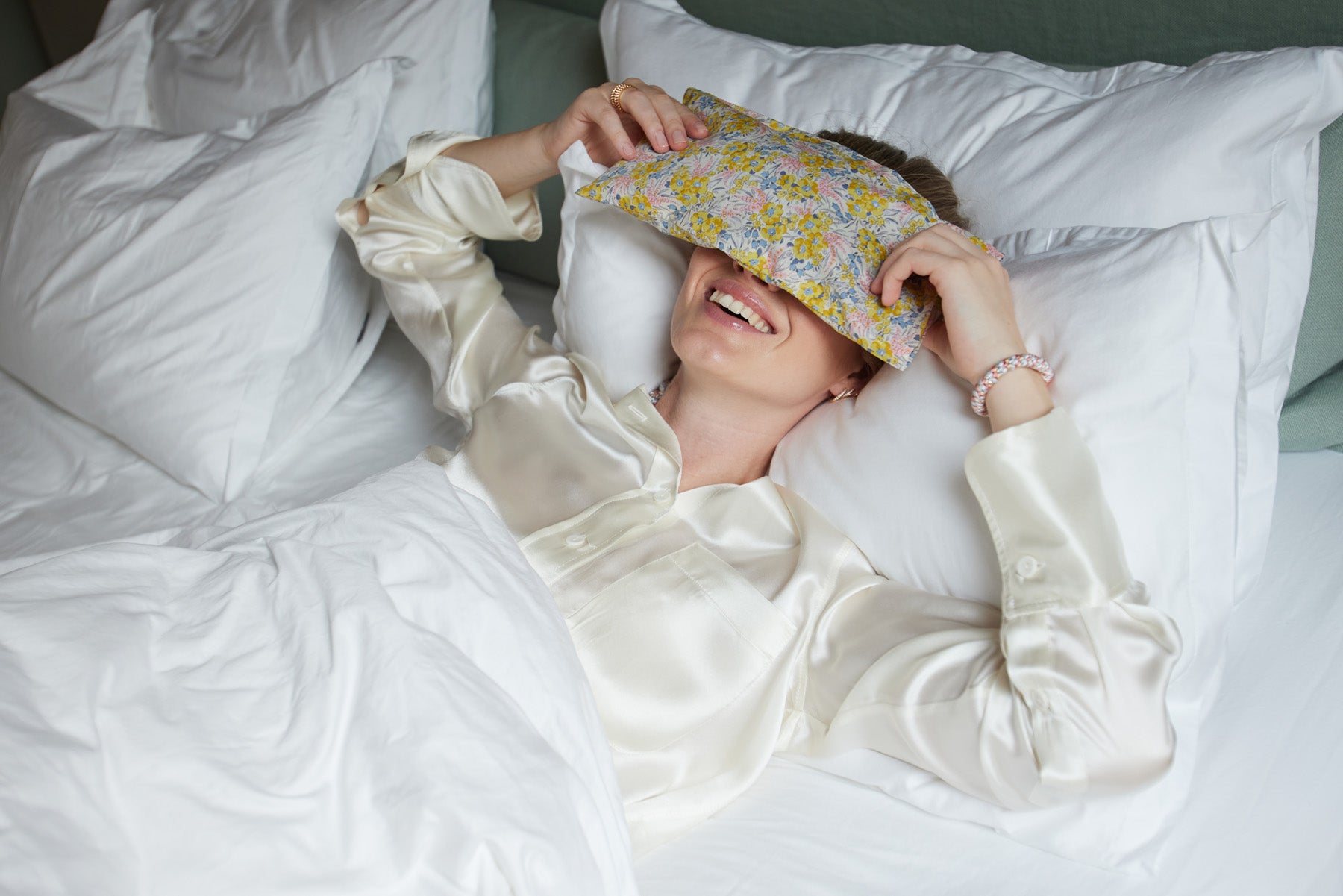 RELAXING EYEPILLOW MW LIBERTY  SWIRLING PETALS