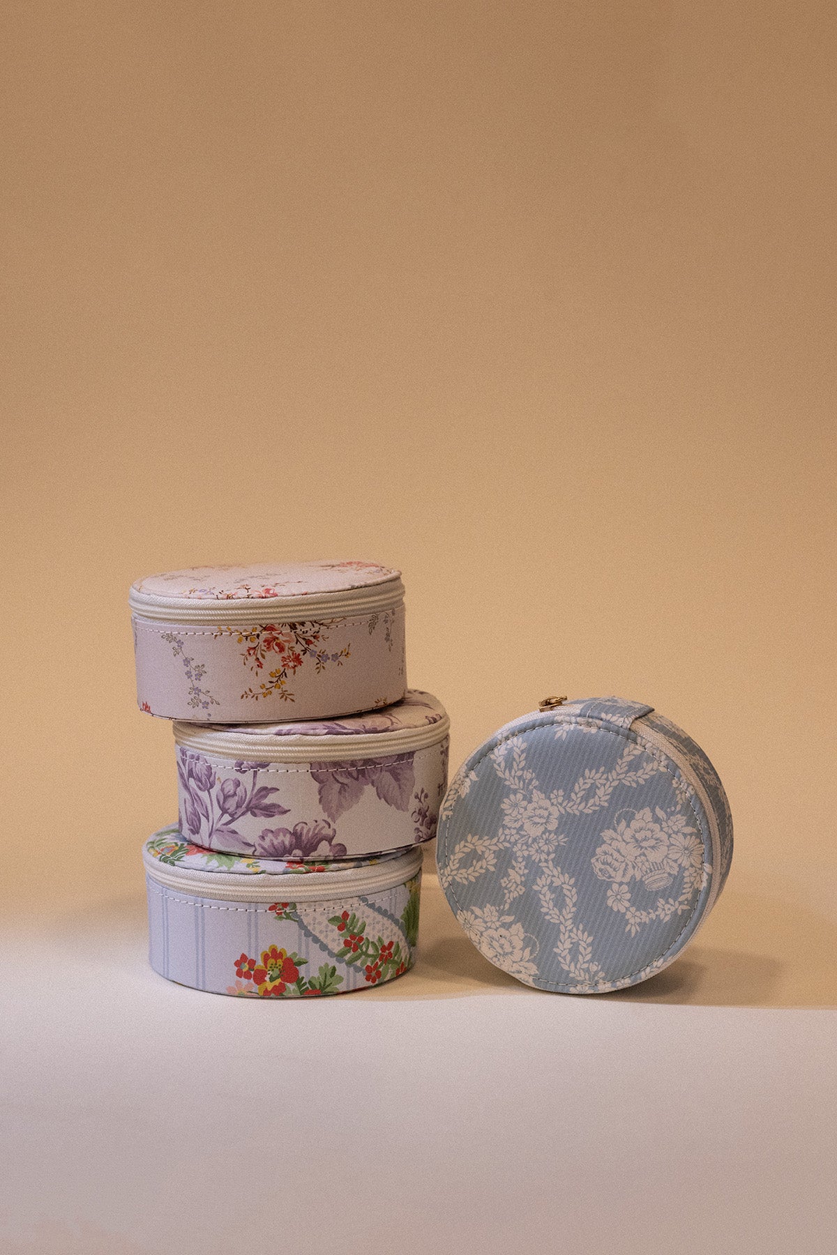 JEWELRY BOX ROUND MW LIBERTY GARLAND HAMPERS