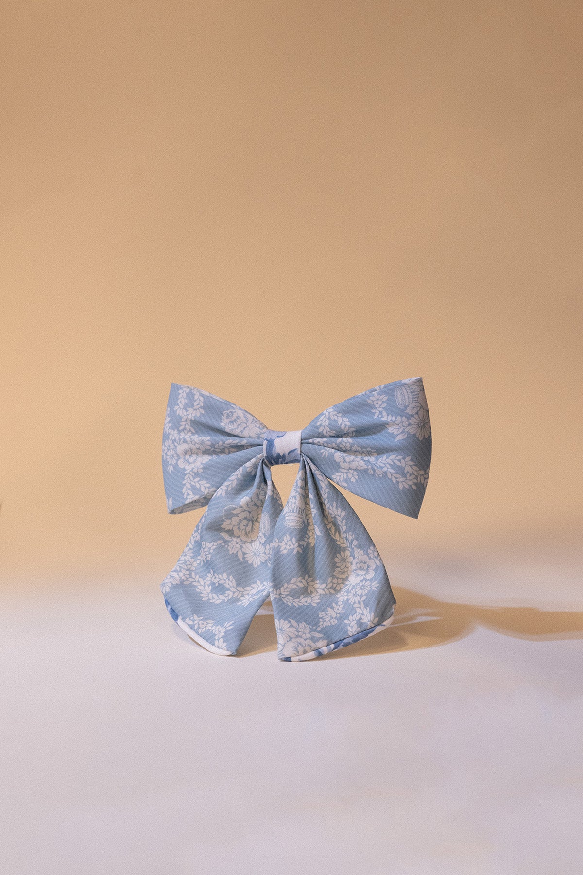 LUXURY BOW MW LIBERTY GARLAND HAMPERS