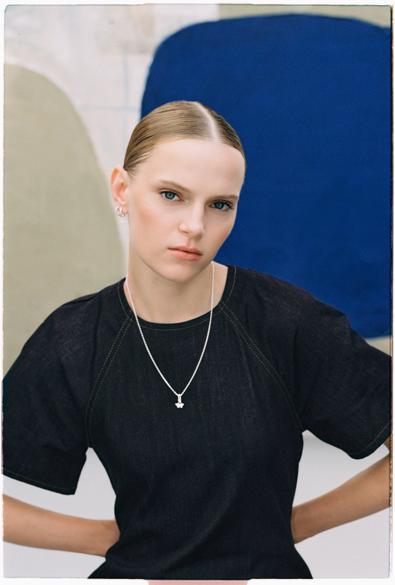 SMALL HOOPS SILVER WHITE